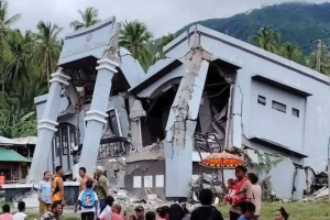 萨兰加尼地震死亡人数升至37人